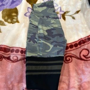 Camo Print Bombshell Sportwear Leggings